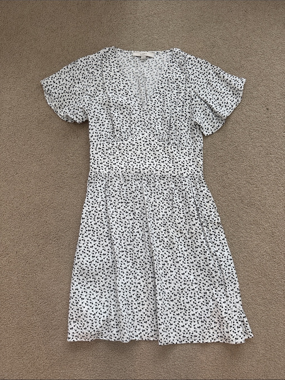 🚨5/$25!!! LOFT White Mini Dress with Black Floral Dots